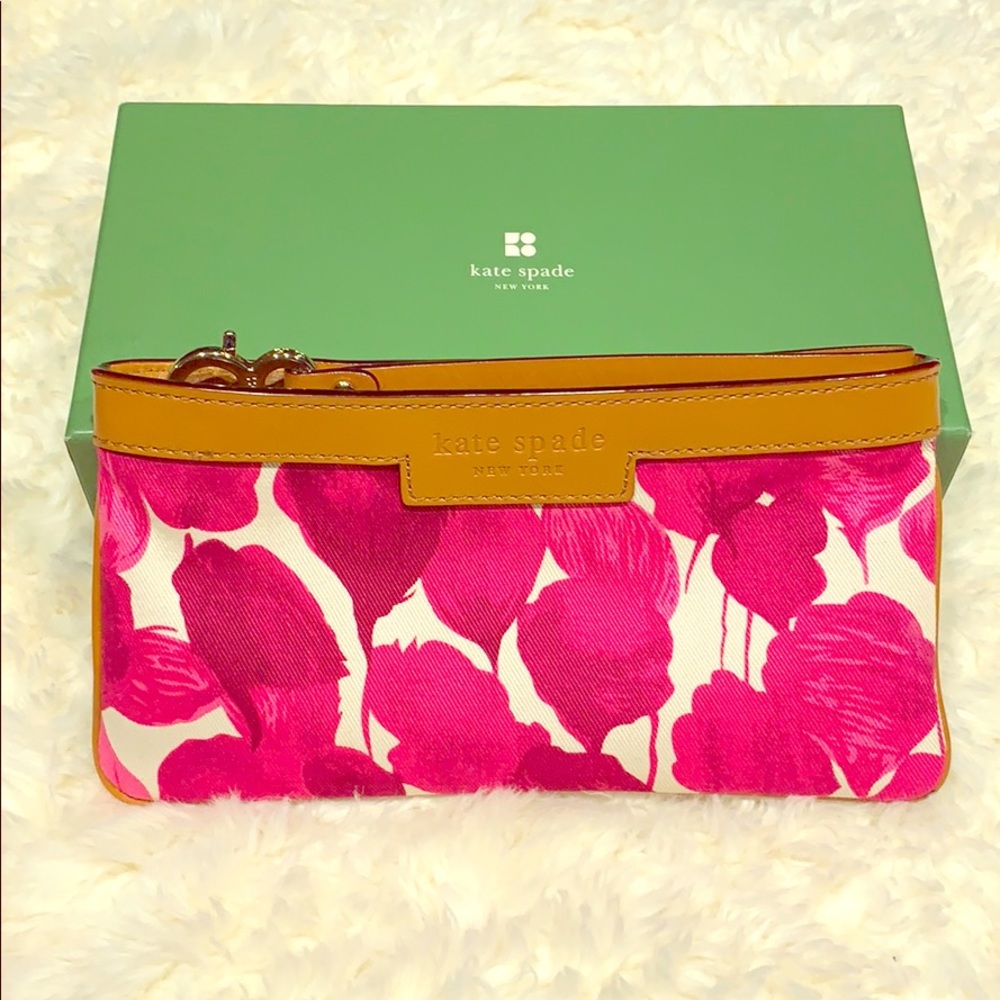RARE NWOT Kate Spade floral wristlet, leather trim